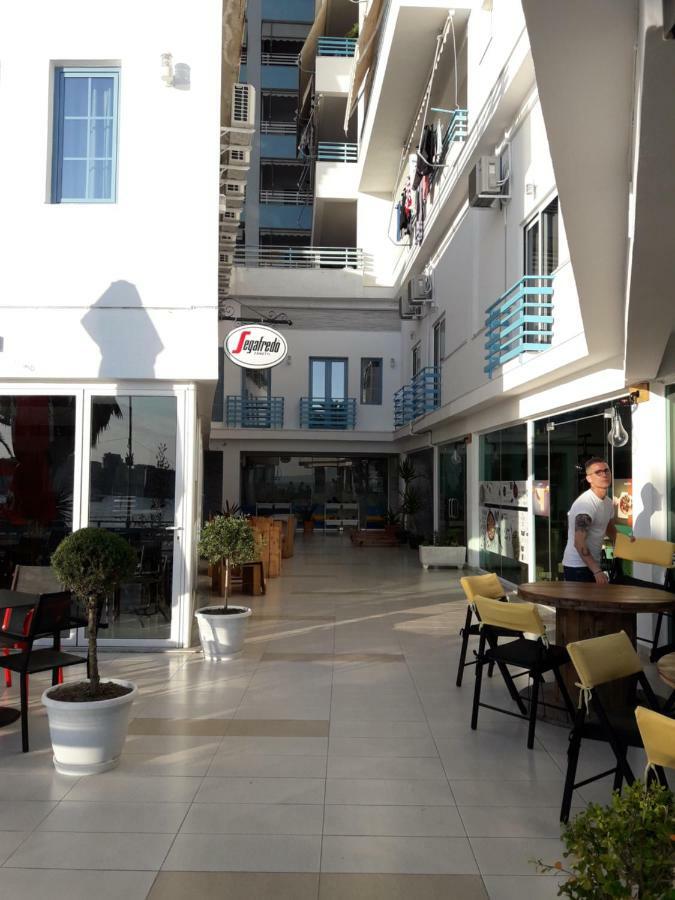 Meni'S Family Apartament Sarandë Eksteriør bilde